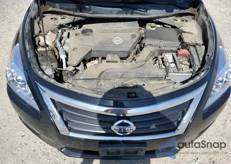 2015 Nissan Altima 2.5 из США, поврежденный, VIN 1N4AL3AP4FC128327